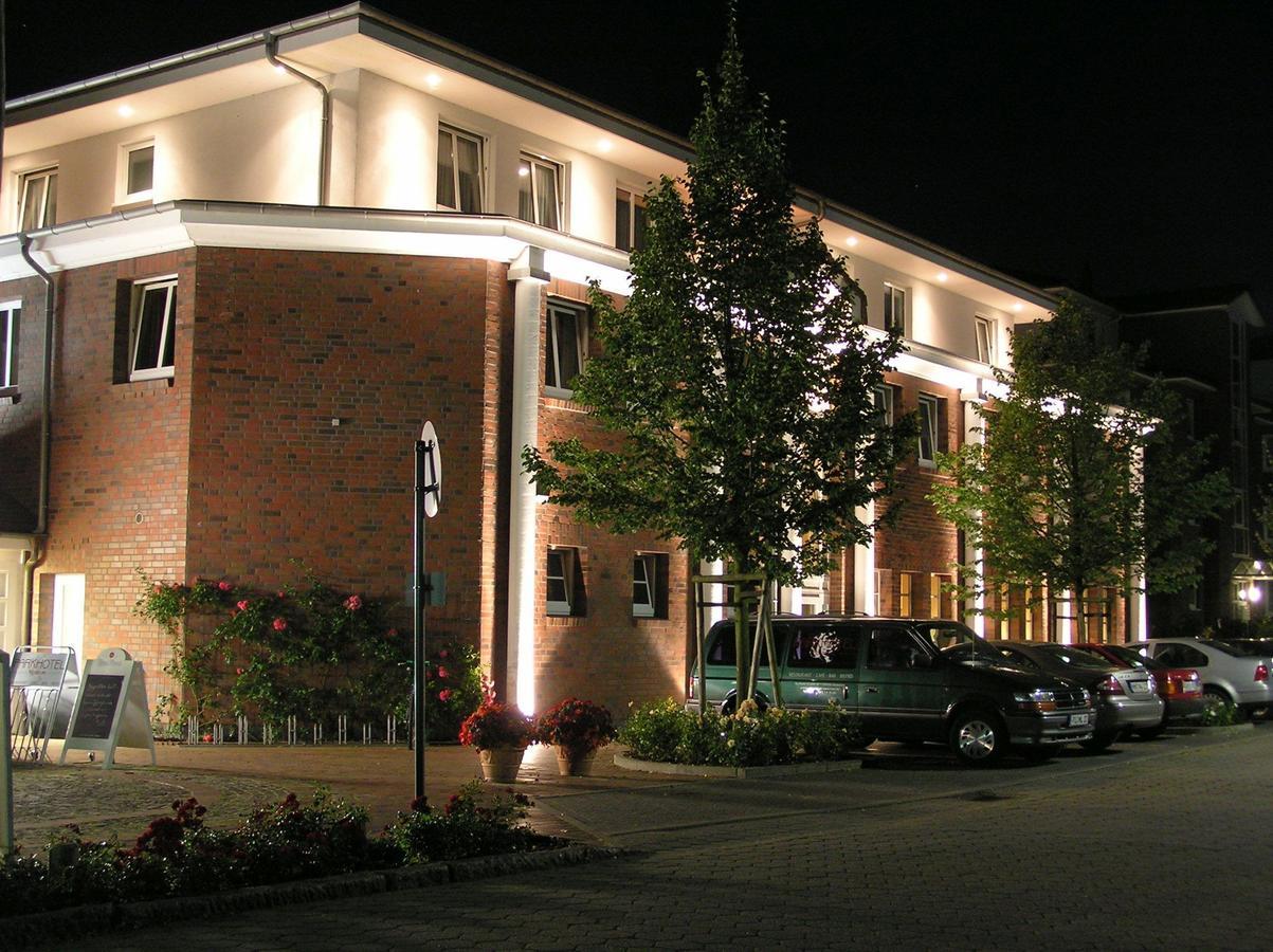 Parkhotel - Rosarium Uetersen Exterior photo
