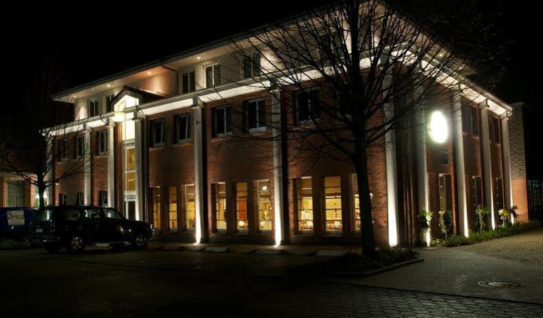 Parkhotel - Rosarium Uetersen Exterior photo